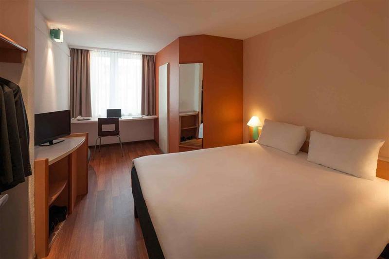 Hotel A&O Nuernberg Hauptbahnhof Esterno foto