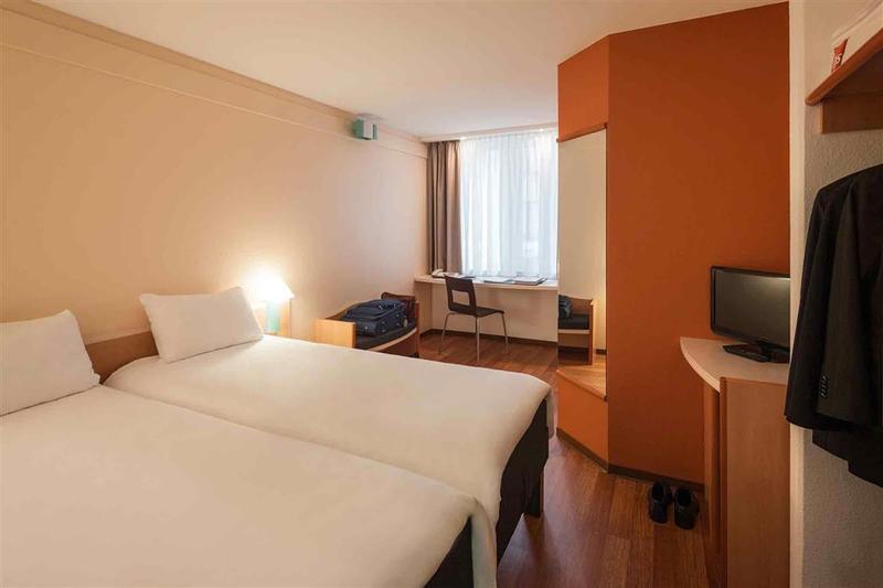Hotel A&O Nuernberg Hauptbahnhof Esterno foto