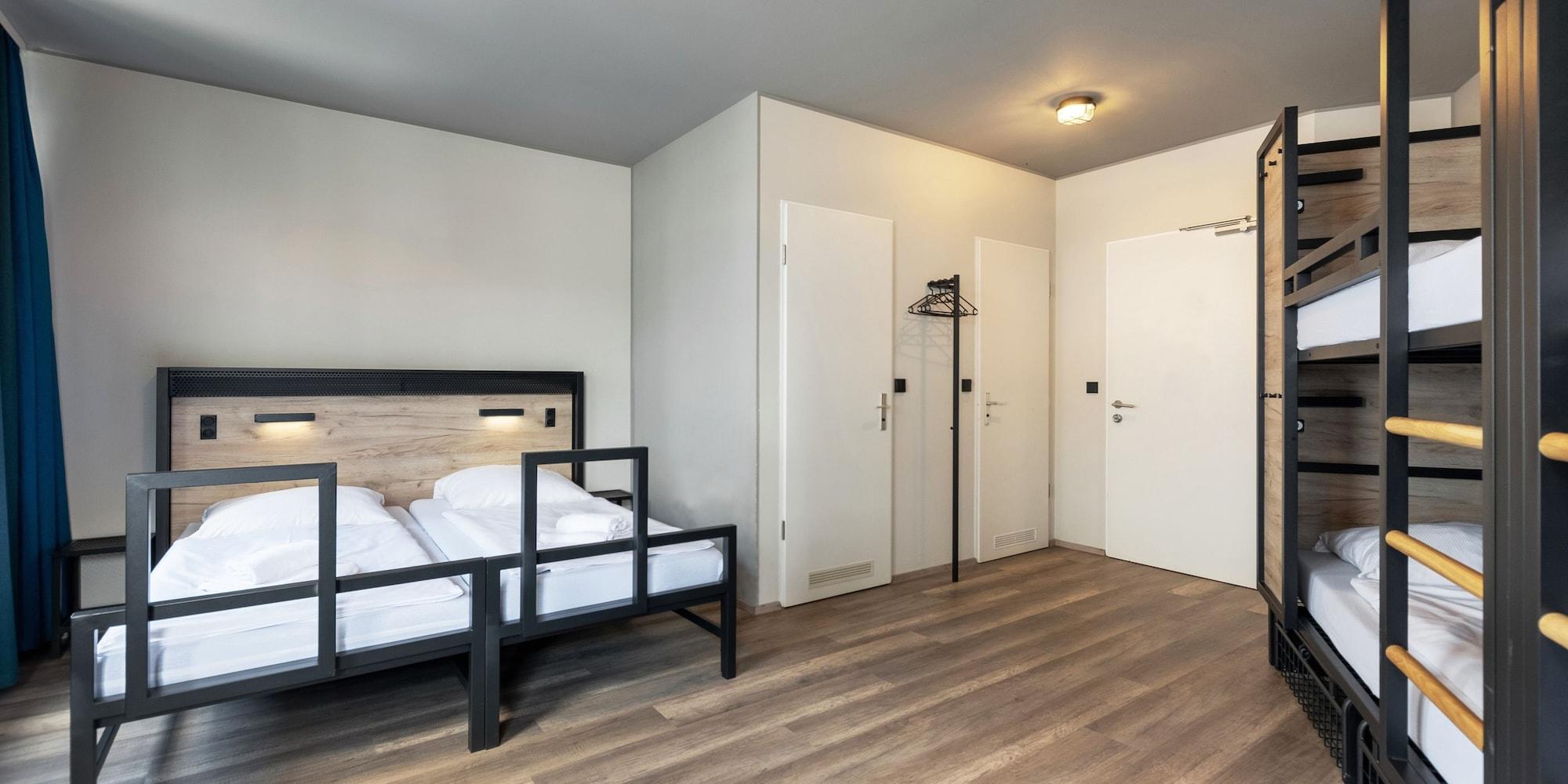 Hotel A&O Nuernberg Hauptbahnhof Esterno foto