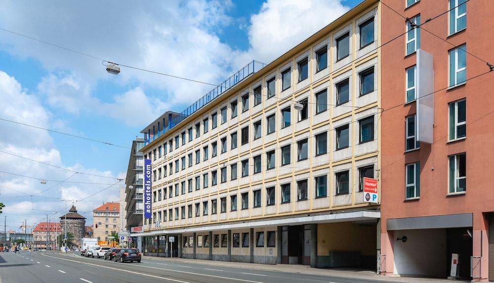 Hotel A&O Nuernberg Hauptbahnhof Esterno foto