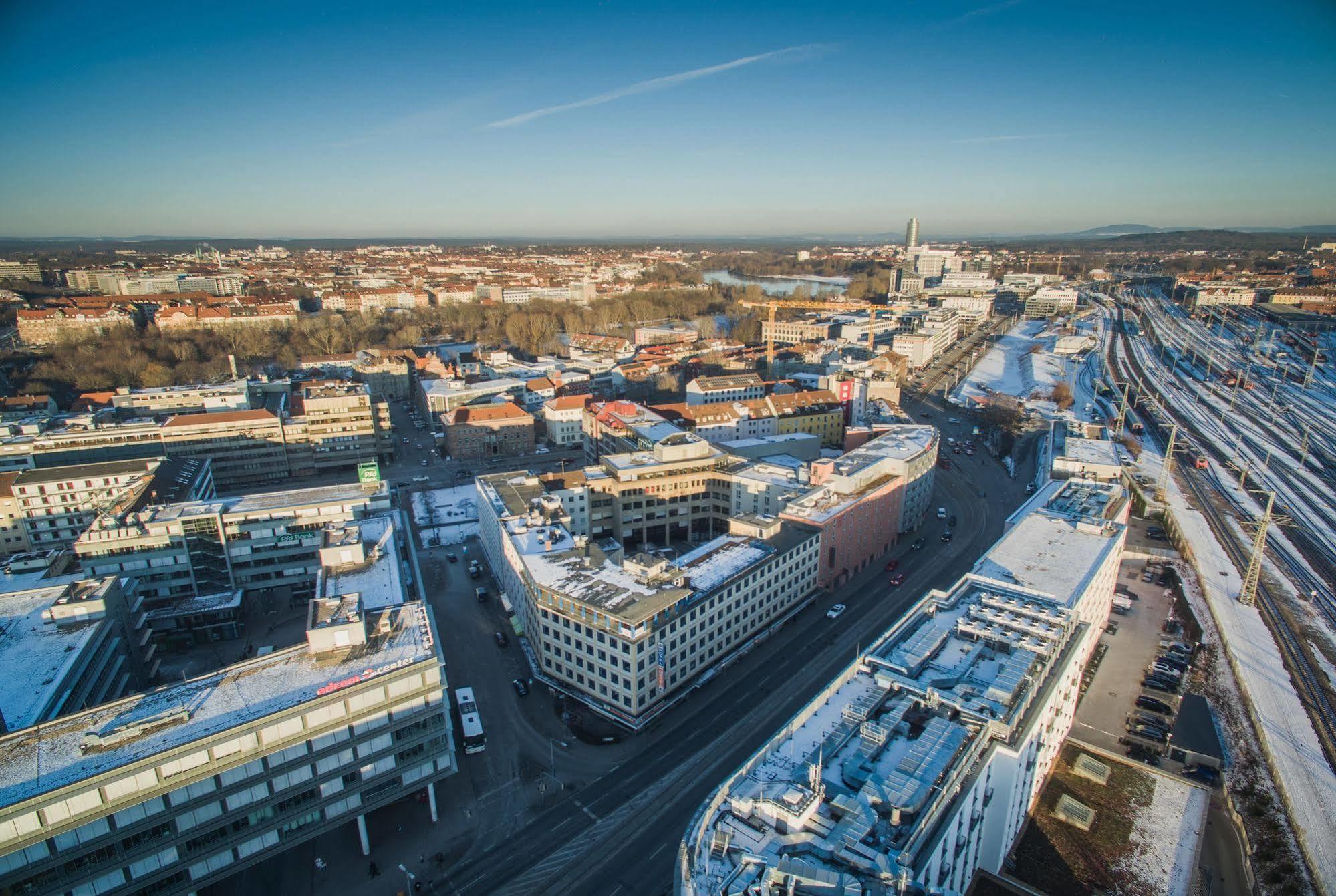 Hotel A&O Nuernberg Hauptbahnhof Esterno foto