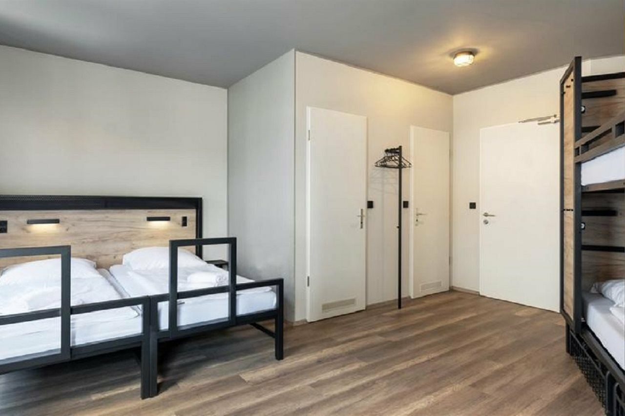 Hotel A&O Nuernberg Hauptbahnhof Esterno foto